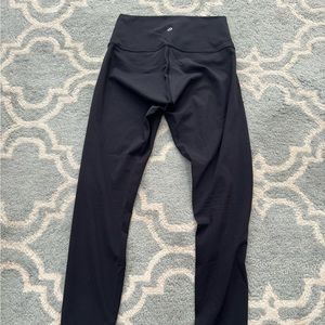 Black Lululemon Wonder Under leggings, size 6, 25” inseam